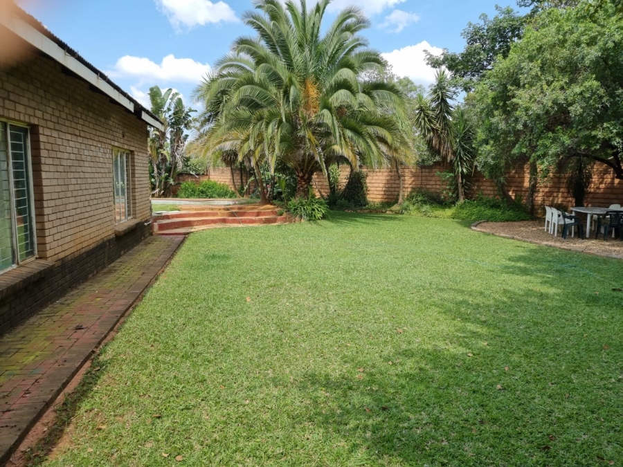 5 Bedroom Property for Sale in Rustenburg North North West